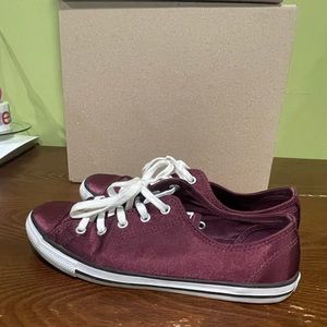 Purple suede All star converse woman’s size 8